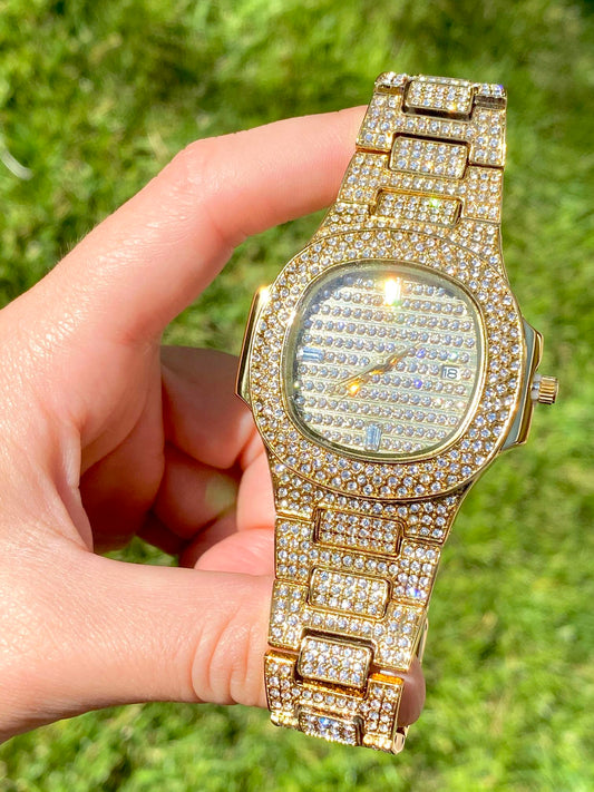 Gold iced-out watch with grid pavé dial and bracelet in gift box – luxury streetwear timepiece