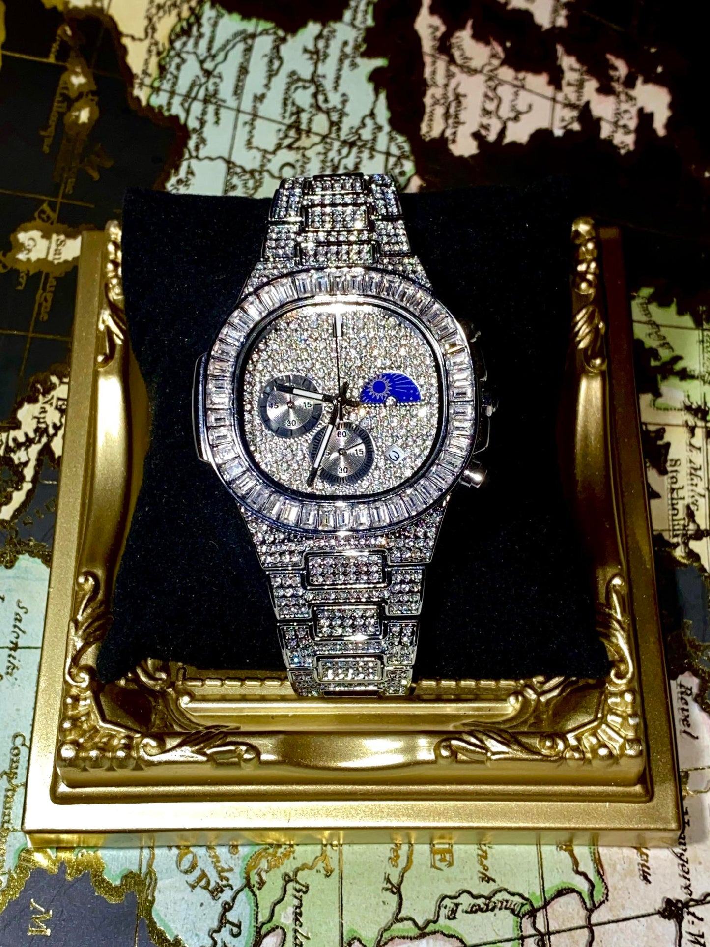 MoonGlow DiamondChrono® 40MM